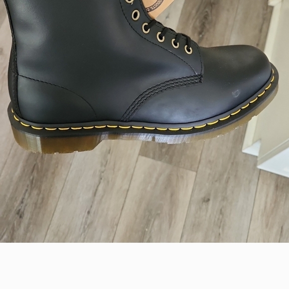 - Dr Marten Black Boots - Picture 4 of 4